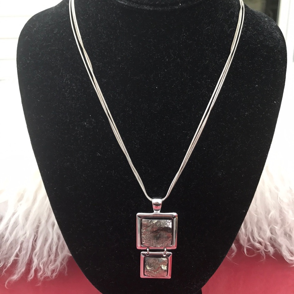 Lia Sophia amazing l green stone long necklace